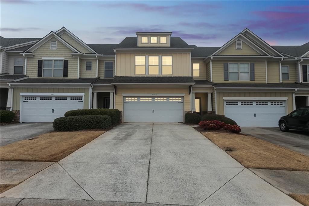 6095 Apple Rose Dr in Alpharetta, GA - Foto de edificio