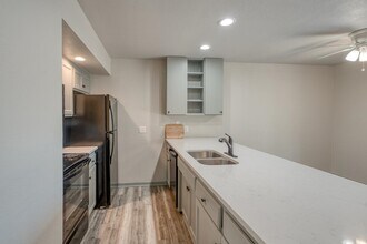 906 Hi Cir N in Horseshoe Bay, TX - Building Photo - Building Photo