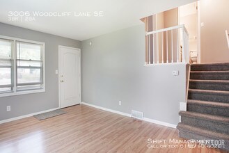 3006 Woodcliff Ln SE in Grand Rapids, MI - Building Photo - Building Photo