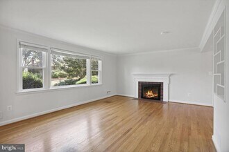 3420 N Glebe Rd in Arlington, VA - Building Photo - Building Photo