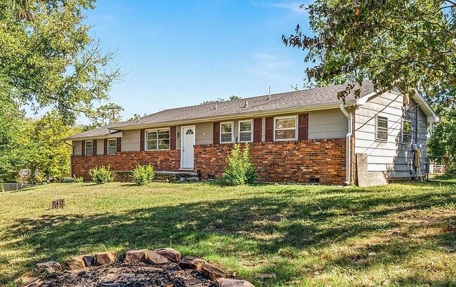 property at 1700 S Hills Dr