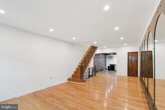 1142 Tree St in Philadelphia, PA - Foto de edificio - Building Photo