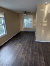 1542 E 256th St in Euclid, OH - Building Photo - Building Photo