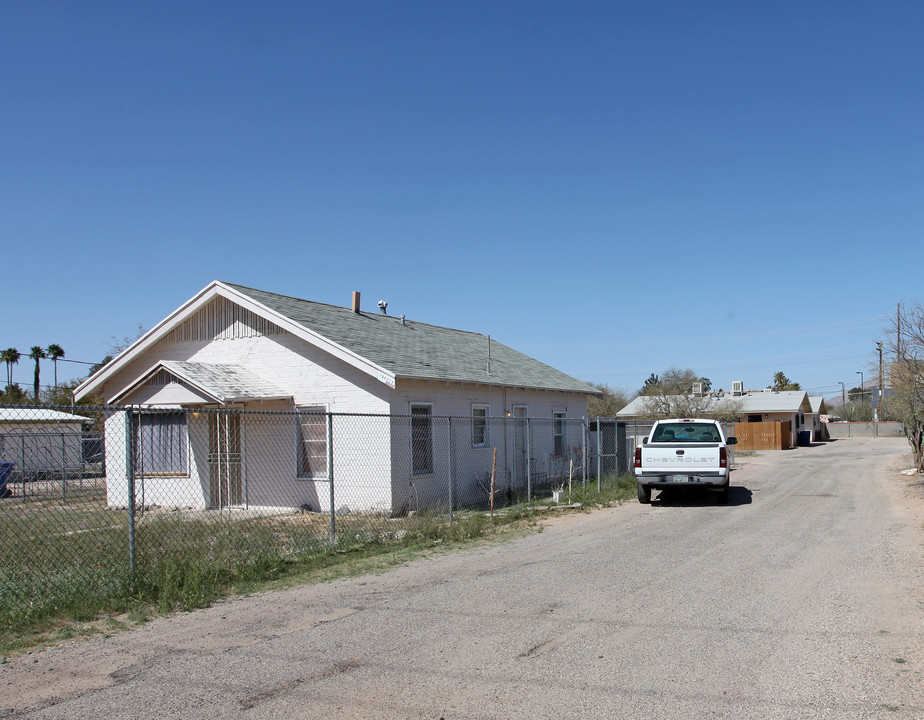 1501-1509 E Hedrick Dr in Tucson, AZ - Foto de edificio