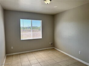 2121 Snead Dr in Lehigh Acres, FL - Building Photo - Building Photo