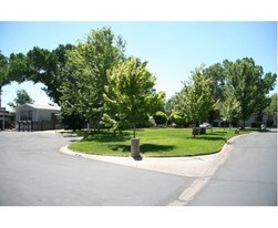 233 Arrowhead Dr in Carson City, NV - Building Photo