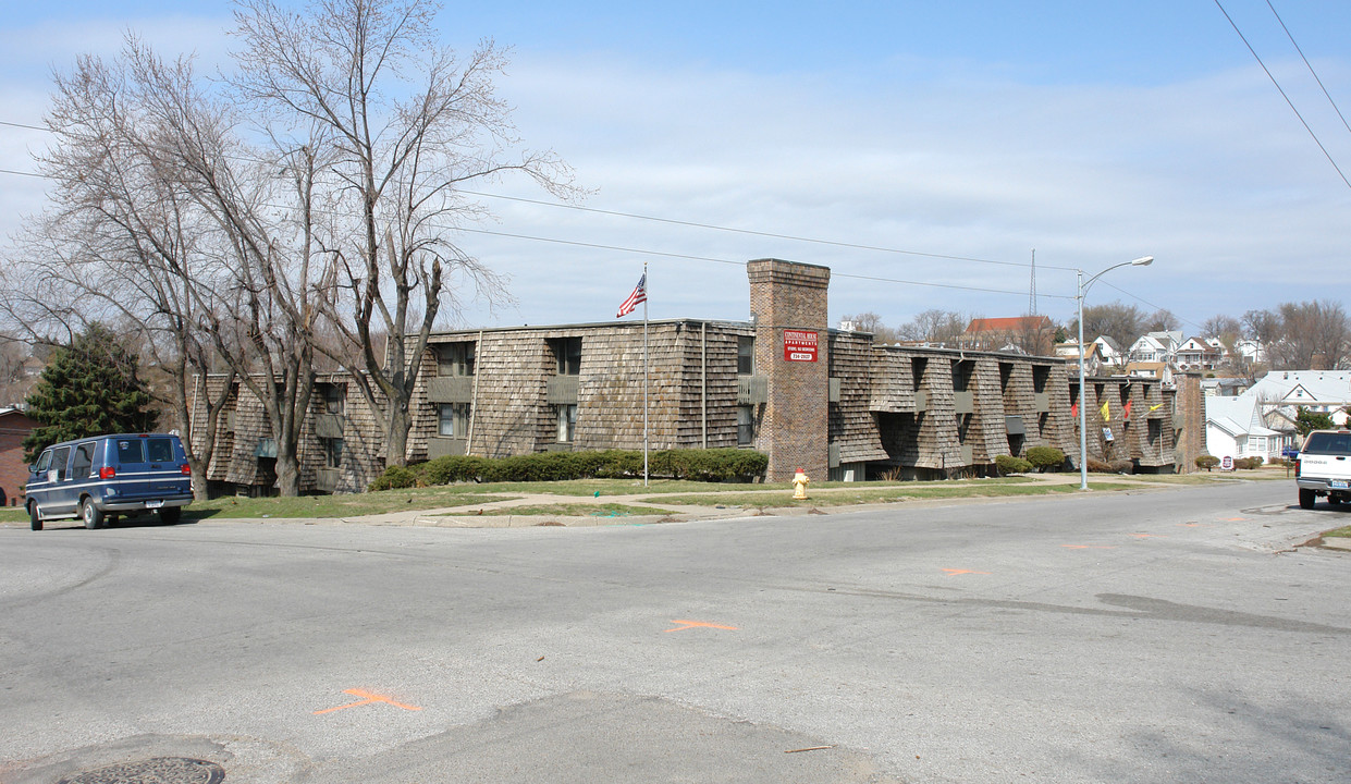 Continental House Apartments in Omaha, NE - Building Photo