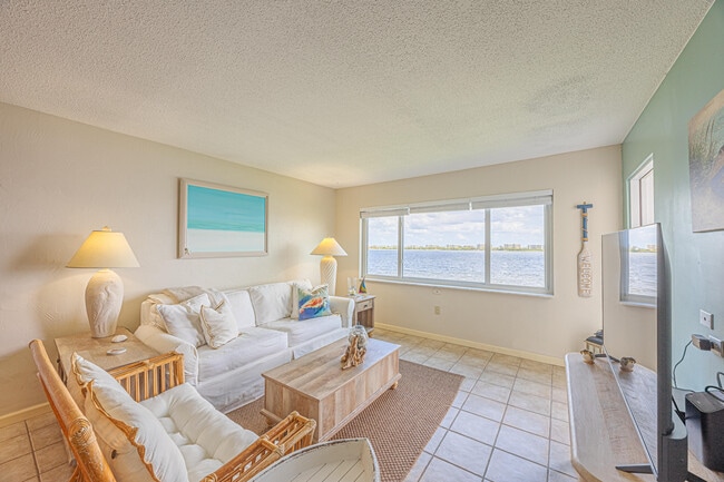 1516 S Lakeside Dr in Lake Worth Beach, FL - Building Photo - Building Photo