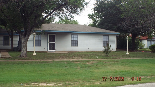 927 W Formosa Blvd
