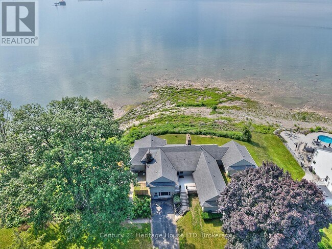 631 Lakeshore Rd in Fort Erie, ON - Building Photo - Building Photo