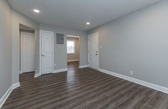 6040 Ridge Rd in Parma, OH - Building Photo - Building Photo