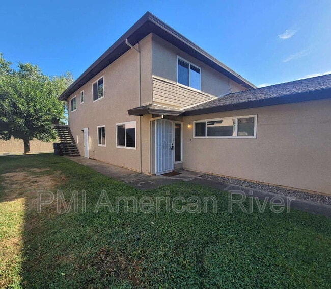 9045 Montoya St in Sacramento, CA - Building Photo - Building Photo
