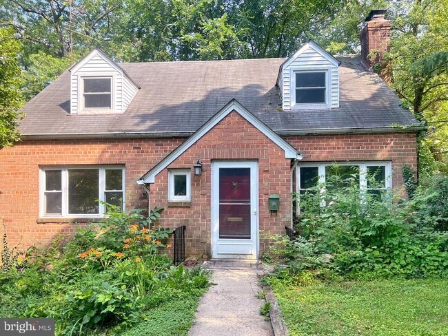 property at 2711 Parkway