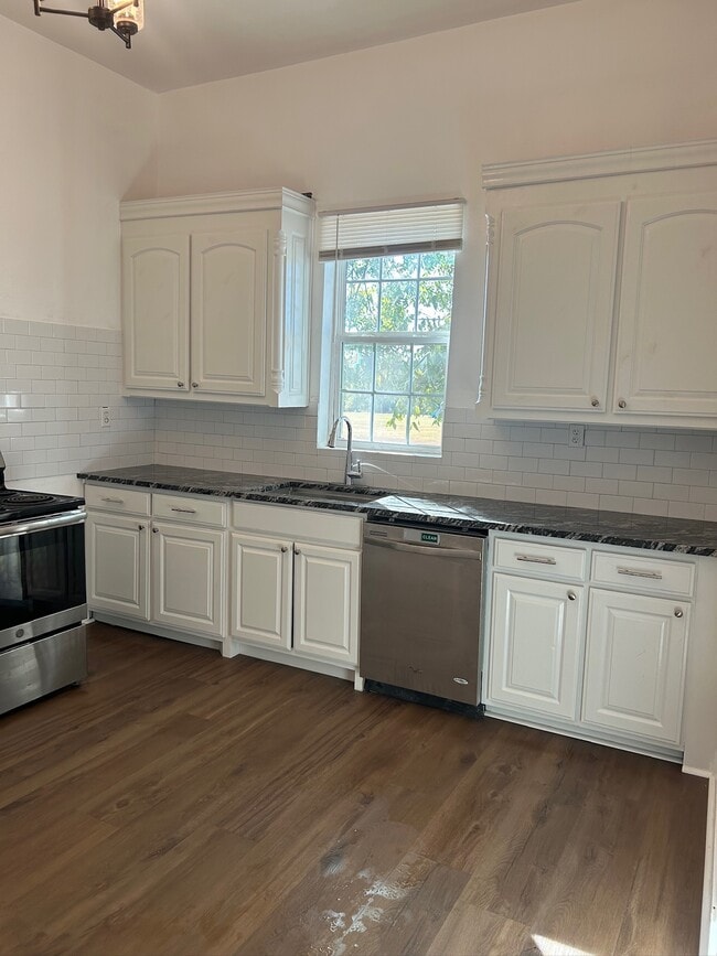 315 Andrews St, Unit A in Gainesville, TX - Foto de edificio - Building Photo