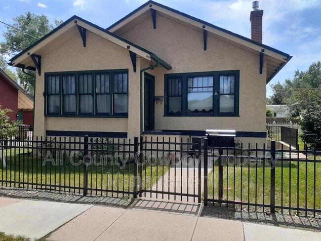 property at 1210 E Garfield St
