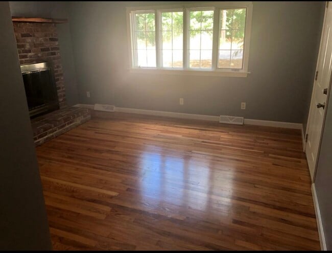 955 Randolph St in Canton, MA - Building Photo - Building Photo