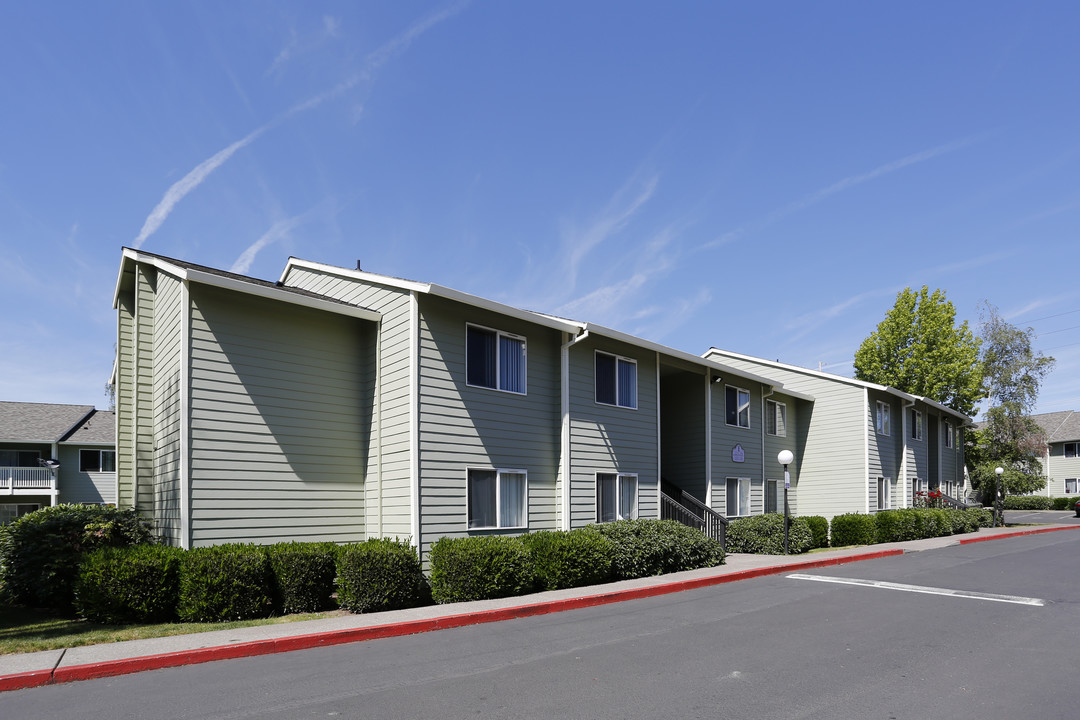 Gresham Village Square Apartments in Gresham, OR - Foto de edificio