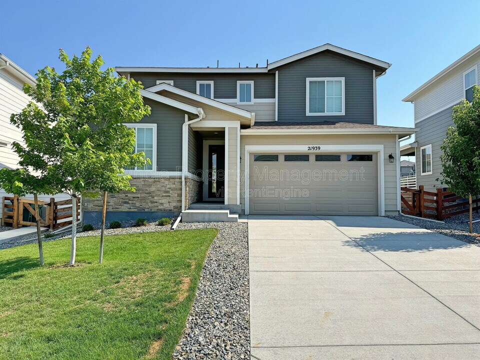 21939 E Stanford Cir in Aurora, CO - Building Photo