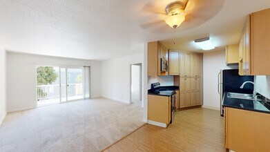 1821 Lincoln Ave-Unit -201 in San Rafael, CA - Foto de edificio - Building Photo