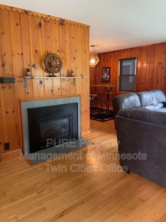 2076 Juliet Ave in St. Paul, MN - Building Photo