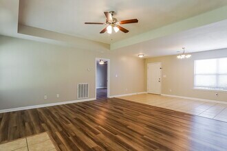 21898 Eastern Valley Rd in Mc Calla, AL - Foto de edificio - Building Photo