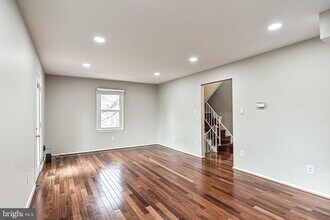 5572 Kendrick Ln in Burke, VA - Building Photo - Building Photo