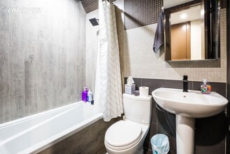 624 E 9th St in New York, NY - Building Photo - Building Photo