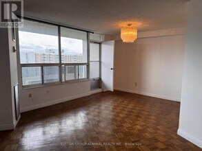 5 Shady Golfway in Toronto, ON - Building Photo - Building Photo