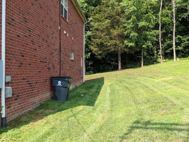 7091 Red Apple Rd in Nashville, TN - Building Photo - Building Photo