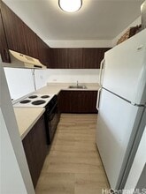 5210 Likini St in Honolulu, HI - Building Photo - Building Photo