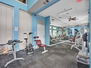 2300 NW 33rd St in Oakland Park, FL - Building Photo - Building Photo