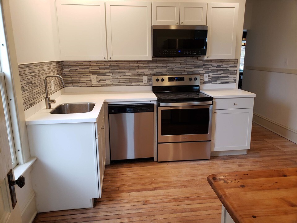 369 S Winooski Ave-Unit -1 in Burlington, VT - Building Photo