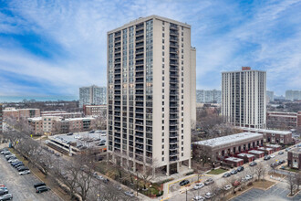 Stratford at South Commons in Chicago, IL - Building Photo - Primary Photo