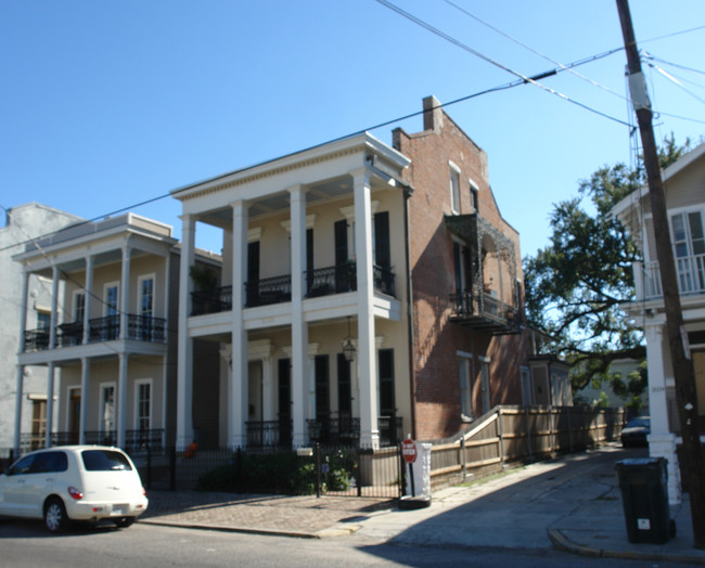 2026 Prytania St in New Orleans, LA - Foto de edificio - Building Photo