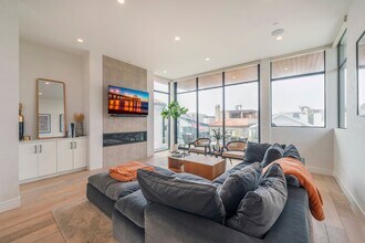 468 30th St in Manhattan Beach, CA - Building Photo - Building Photo