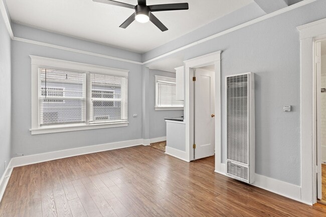 138 Elm Ave, Unit 04 in Long Beach, CA - Building Photo - Building Photo
