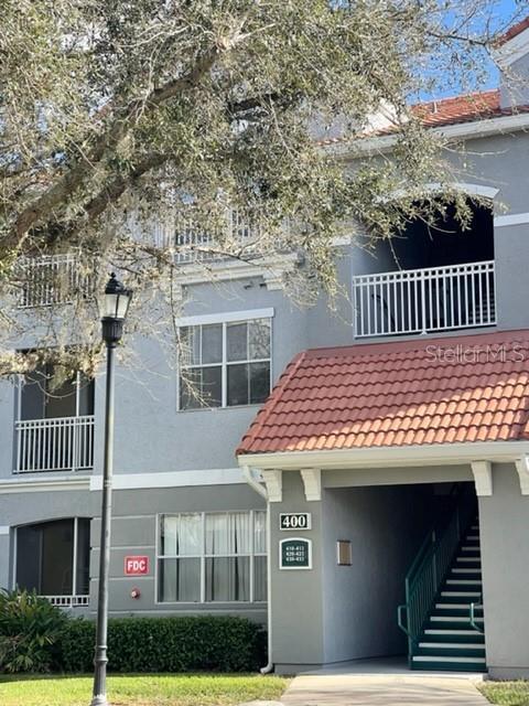 18001 Richmond Pl Dr in Tampa, FL - Building Photo