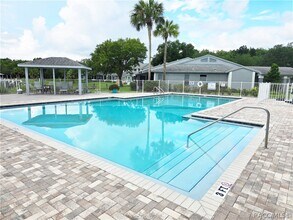 10906 W Cove Harbor Dr in Crystal River, FL - Foto de edificio - Building Photo