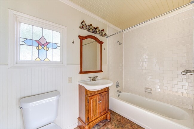 property at 3930 Drake St