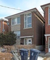 289 Royal York Rd in Toronto, ON - Building Photo