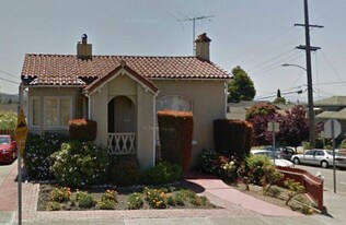 3000 Morcom Ave in Oakland, CA - Building Photo