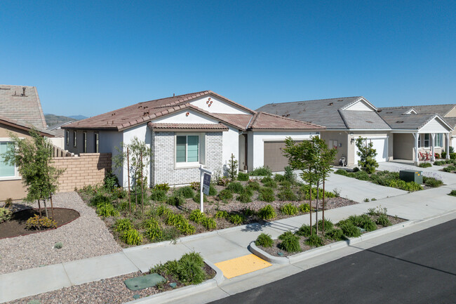 32336 Parker St in Menifee, CA - Foto de edificio - Building Photo