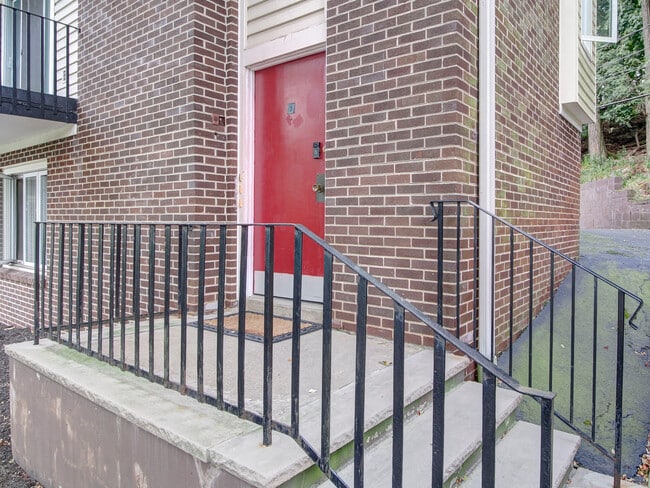 850 Bloomfield Ave in Montclair, NJ - Building Photo - Building Photo