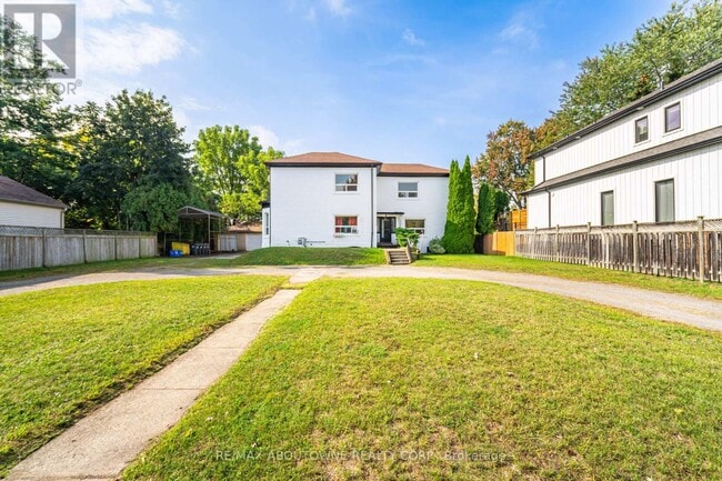 486 Holtby Ave in Burlington, ON - Building Photo - Building Photo