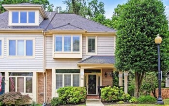 111 E Colonial Dr in Occoquan, VA - Foto de edificio - Building Photo