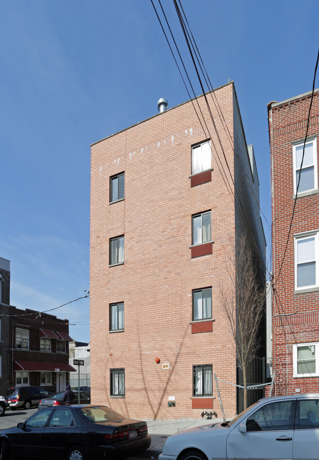 729 E 212th in Bronx, NY - Building Photo - Building Photo