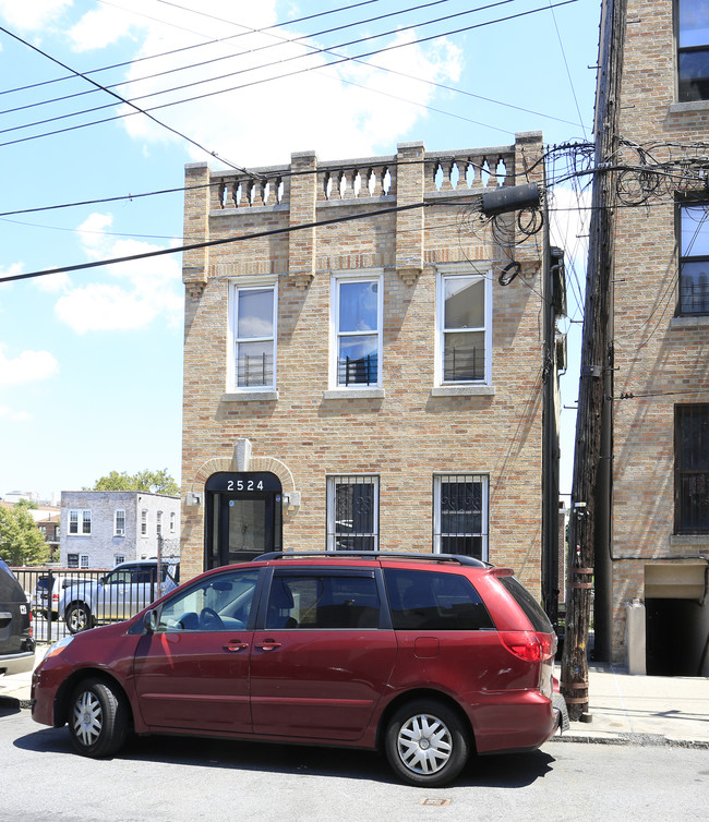 2524 Barnes Ave in Bronx, NY - Building Photo - Building Photo