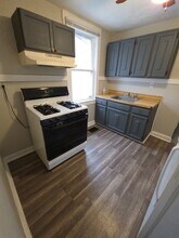 5635 Hodiamont Ave in Jennings, MO - Foto de edificio - Building Photo