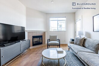 4077 Glencoe Ave-Unit -FL2-ID355 in Marina Del Rey, CA - Building Photo - Building Photo