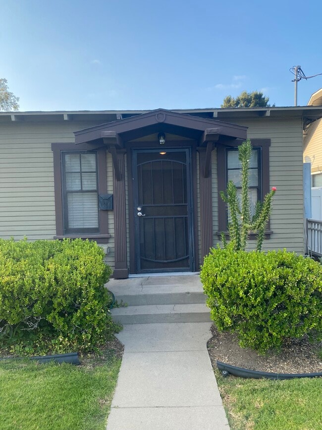property at 123 E Glenwood Ave